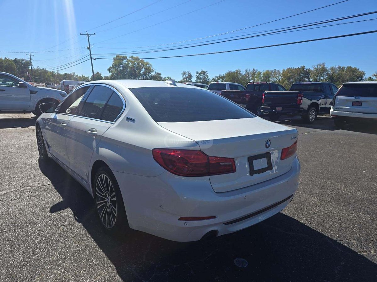 BMW 530 2018 — photo 2
