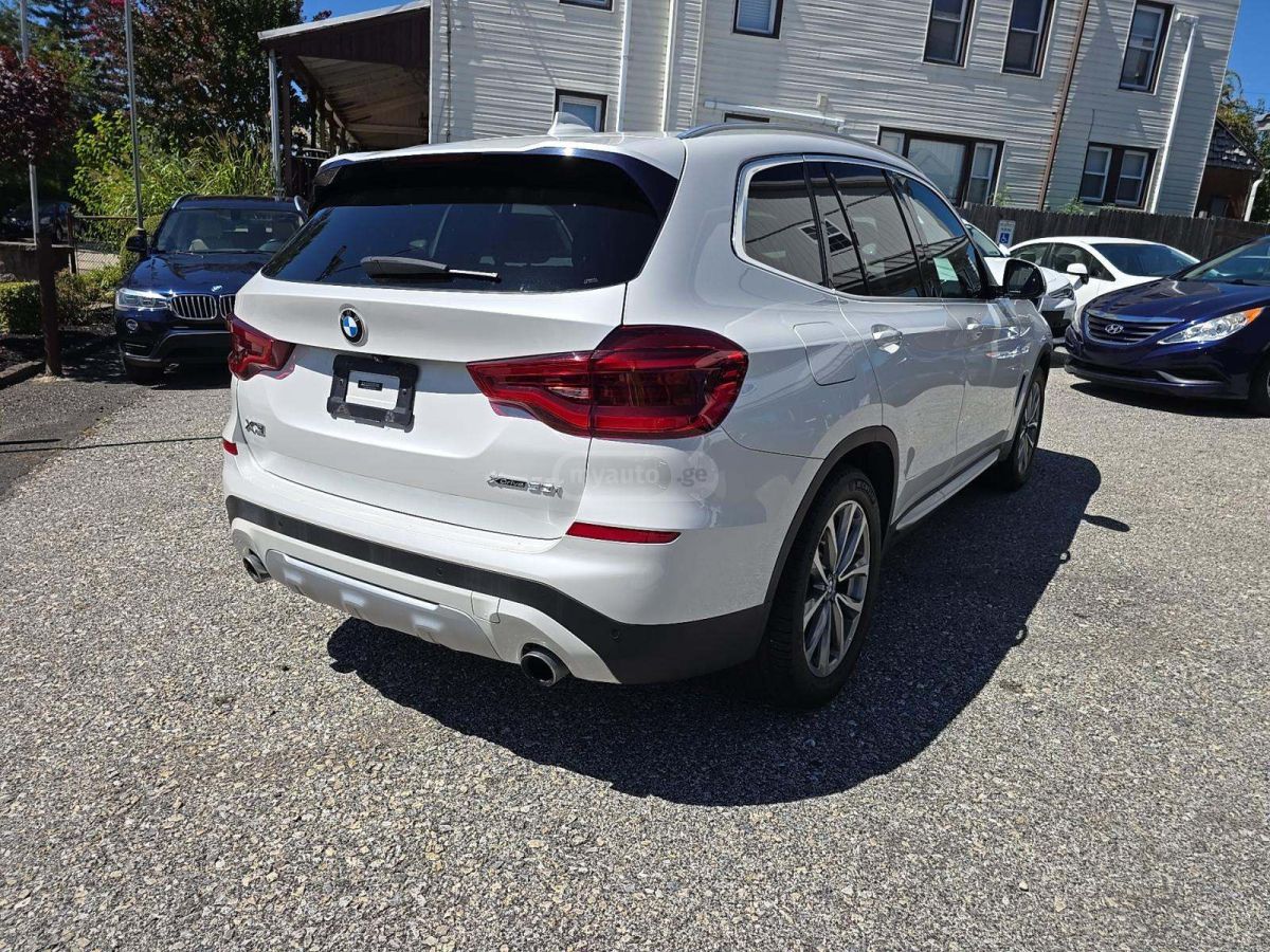 BMW X3 2019 — photo 2