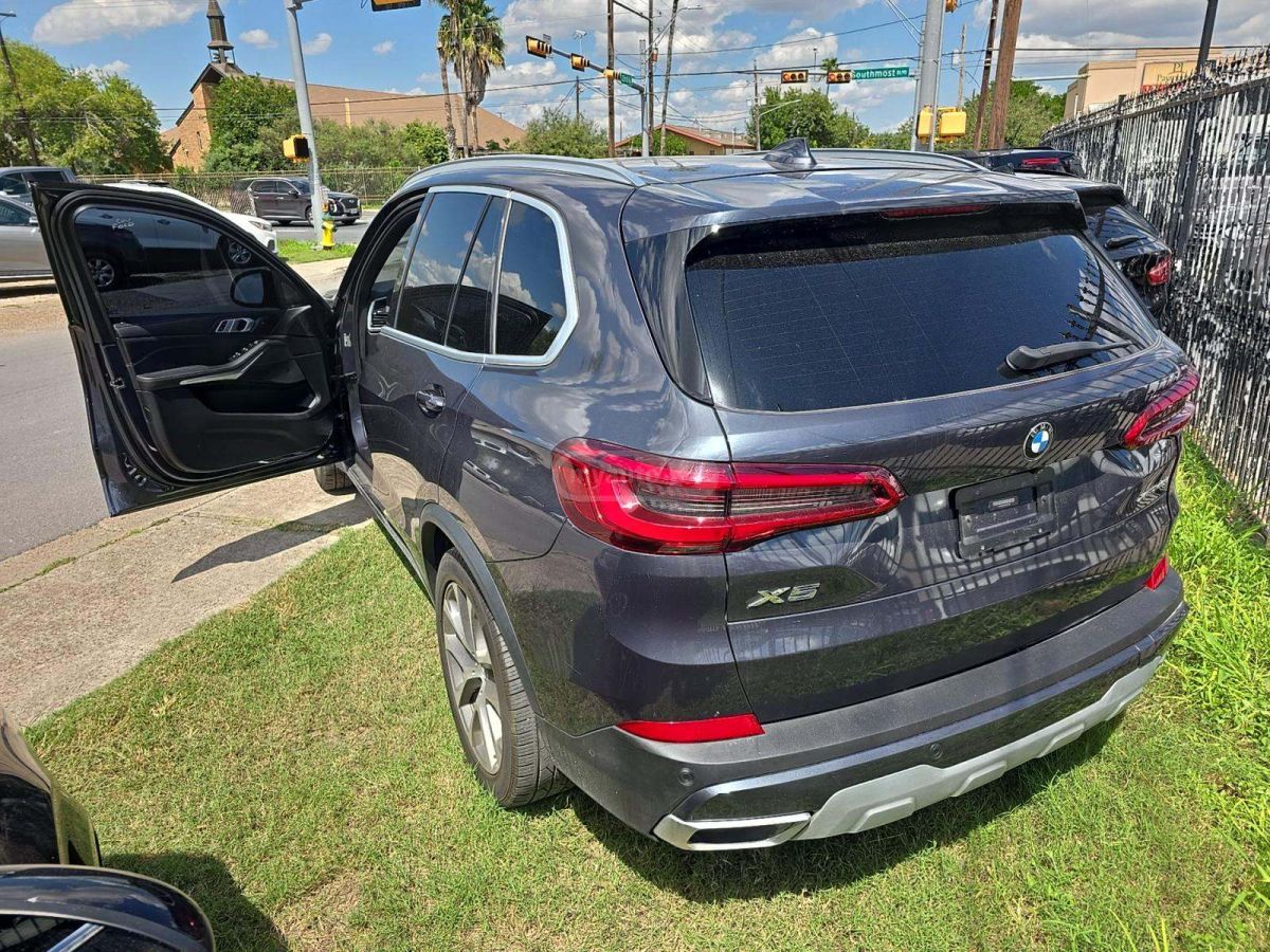 BMW X5 2019 — photo 2