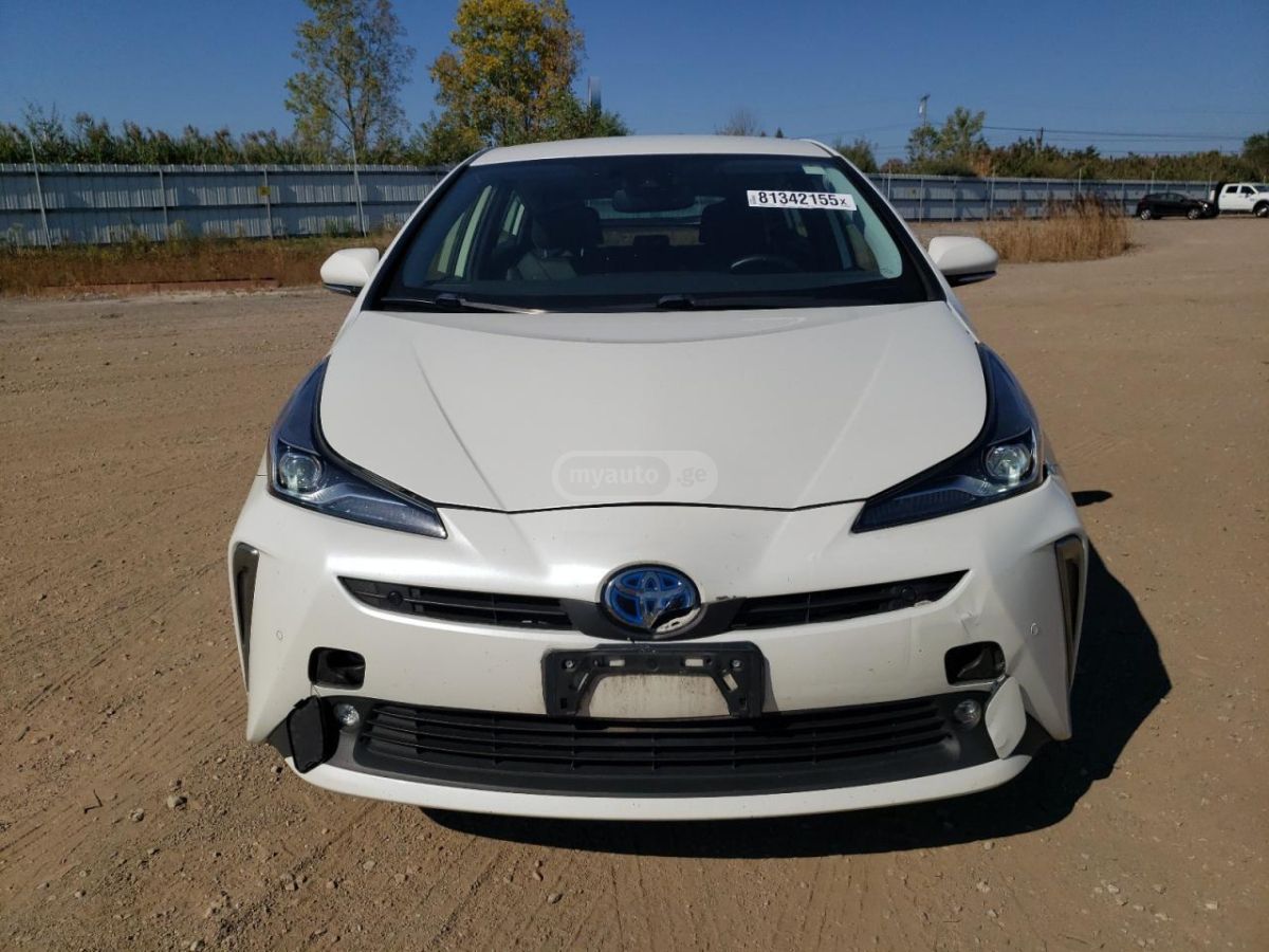 Toyota Prius 2019 — photo 2