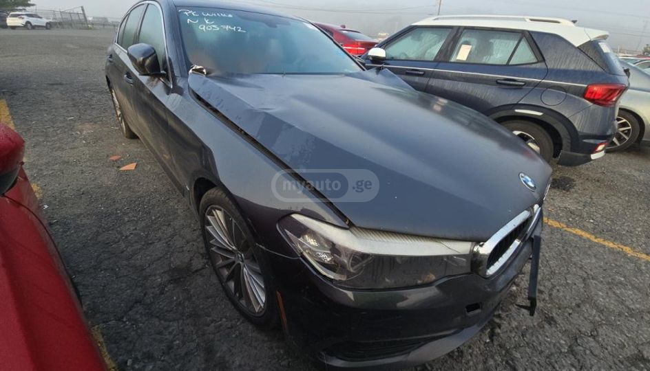 BMW 530 2018 — photo 2