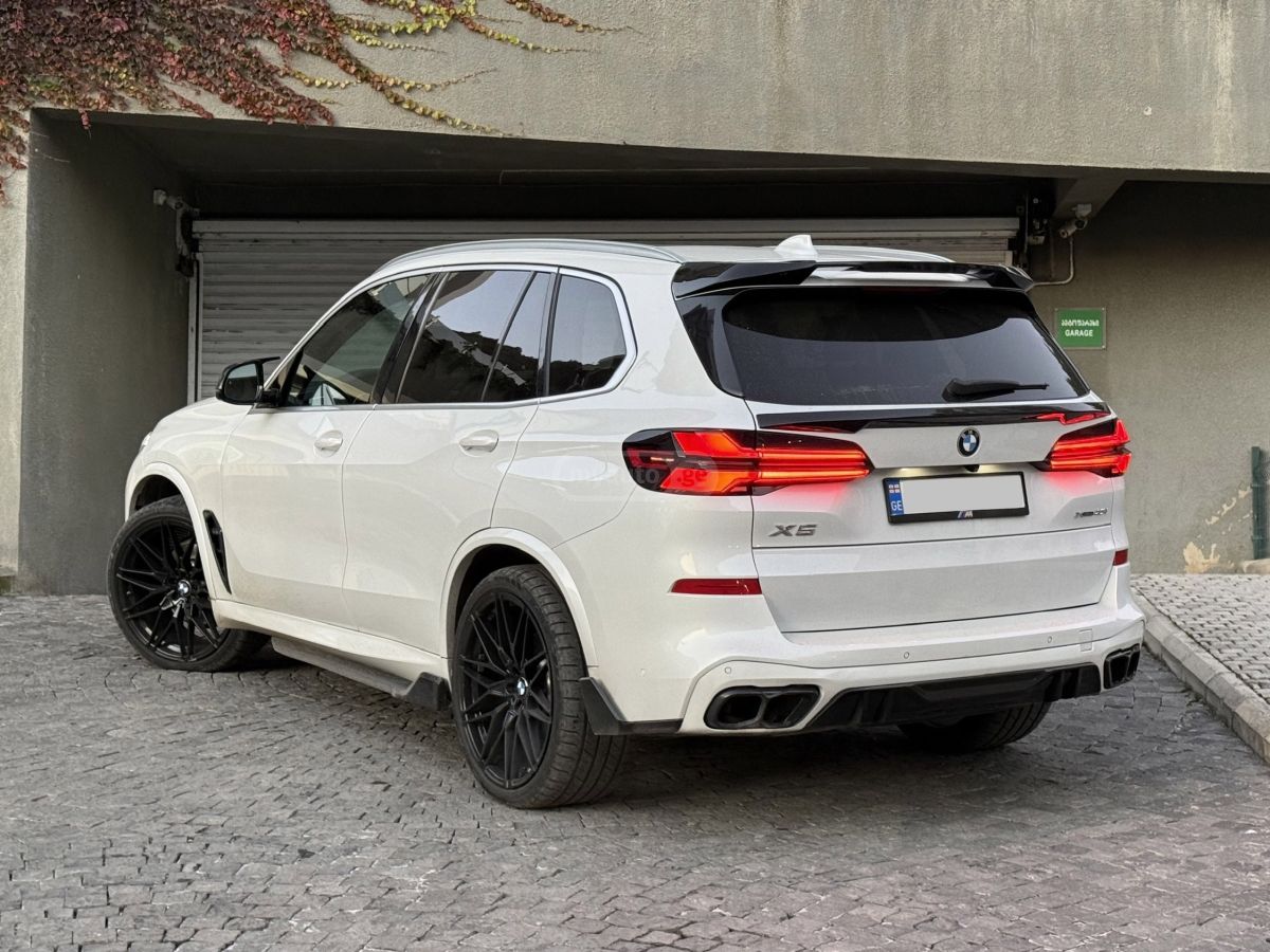 BMW X5 2022 — photo 2