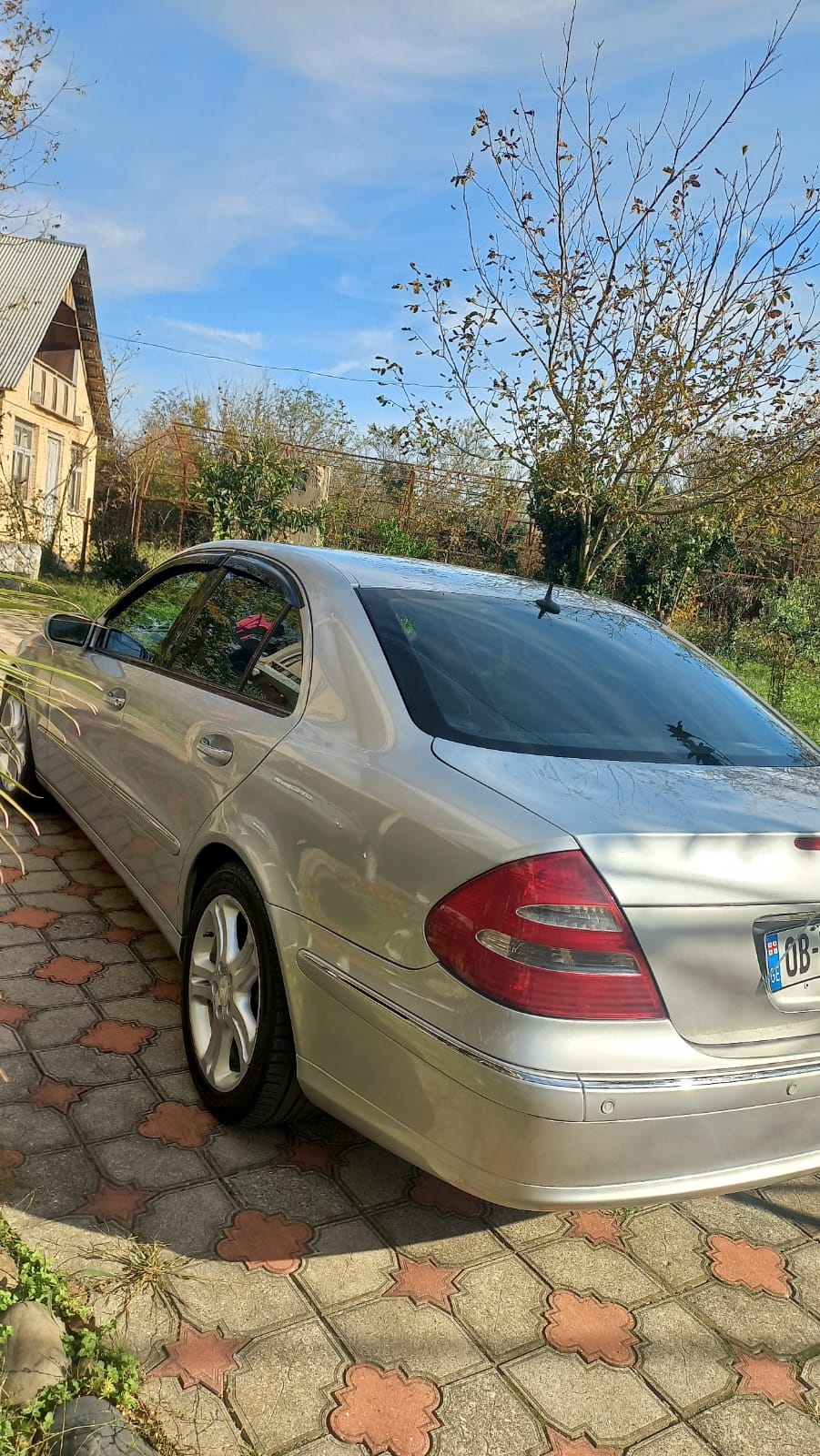 Mercedes-Benz E 500 2005 — photo 2