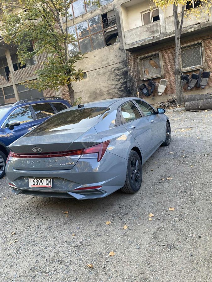 Hyundai Elantra 2022 — photo 2