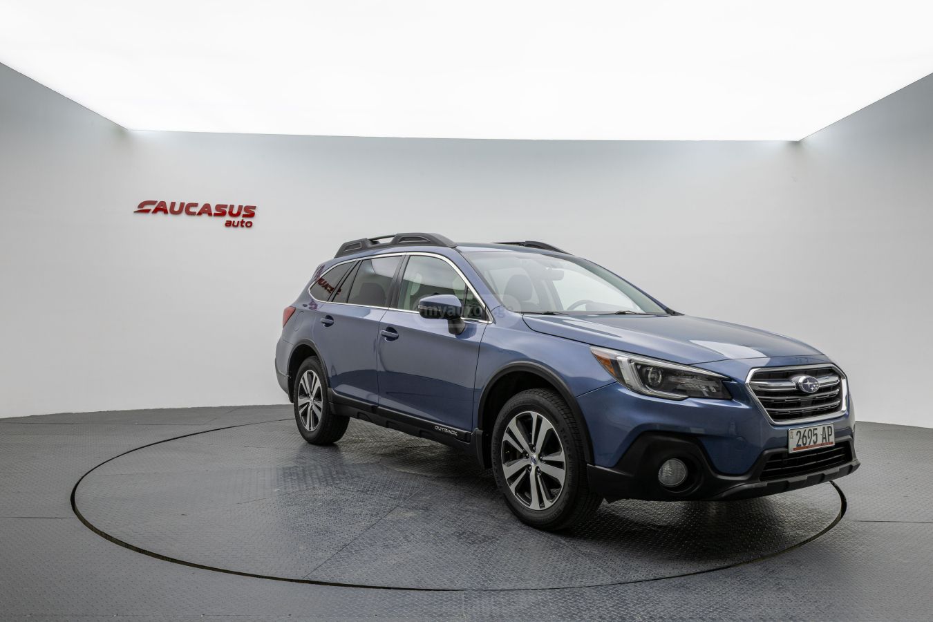Subaru Outback 2018 — photo 2