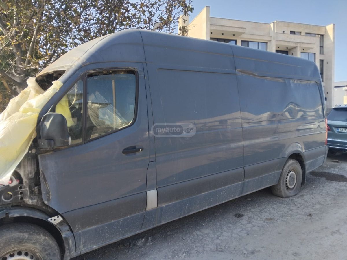 Mercedes-Benz T 2 2019 — photo 2