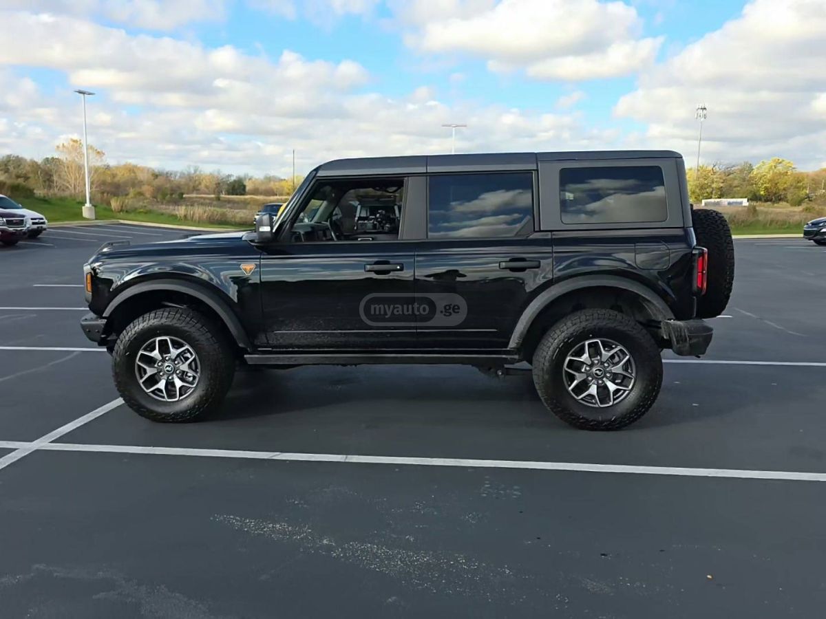 Ford Bronco 2023 — photo 2