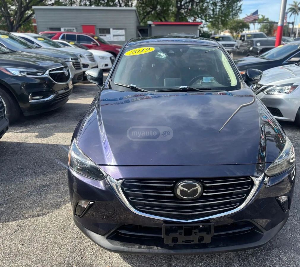 Mazda Mazda3 2019 — photo 2