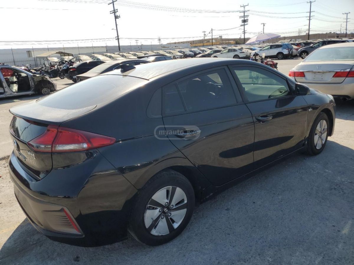 Hyundai Ioniq 2020 — photo 2
