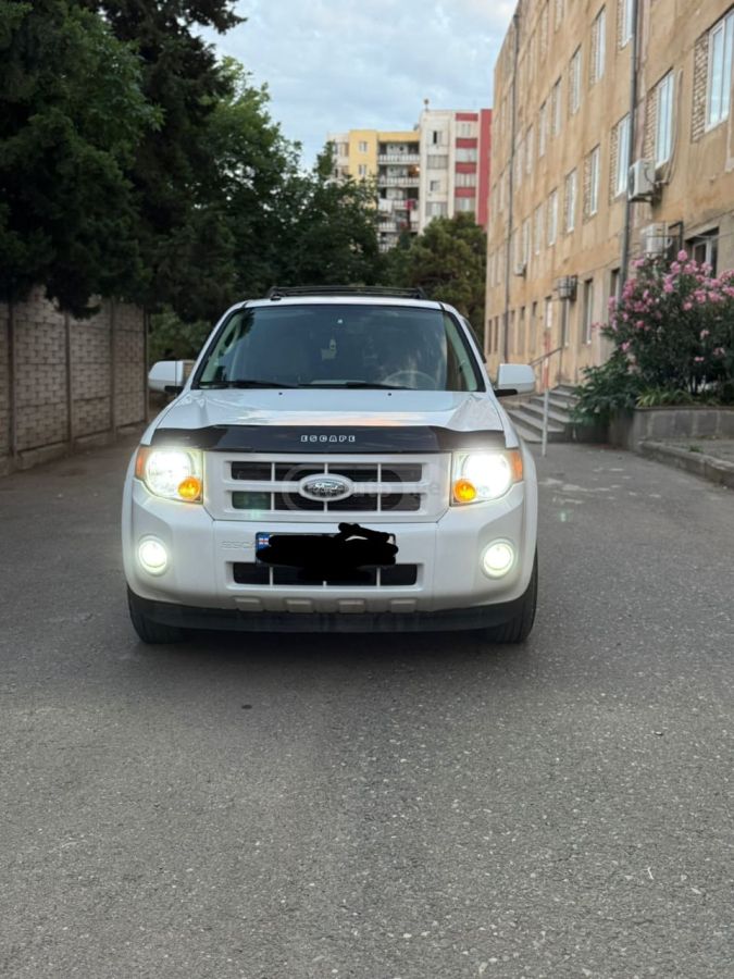 Ford Escape 2011 — photo 2