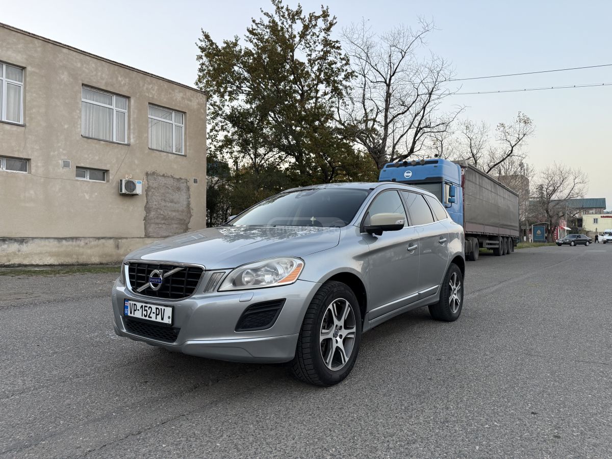 Volvo XC60 2012 — photo 2