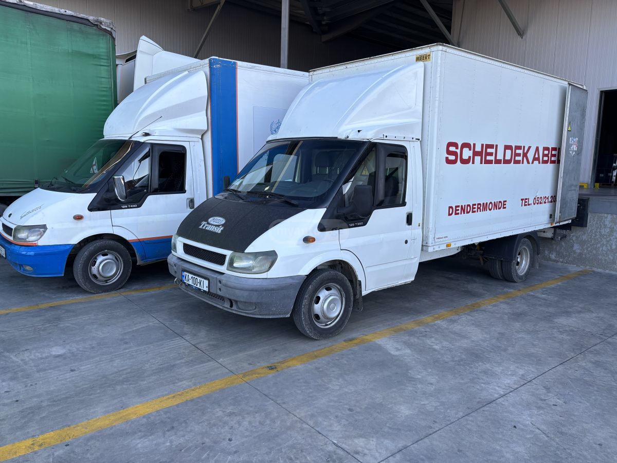 Ford Transit 2005 — photo 2