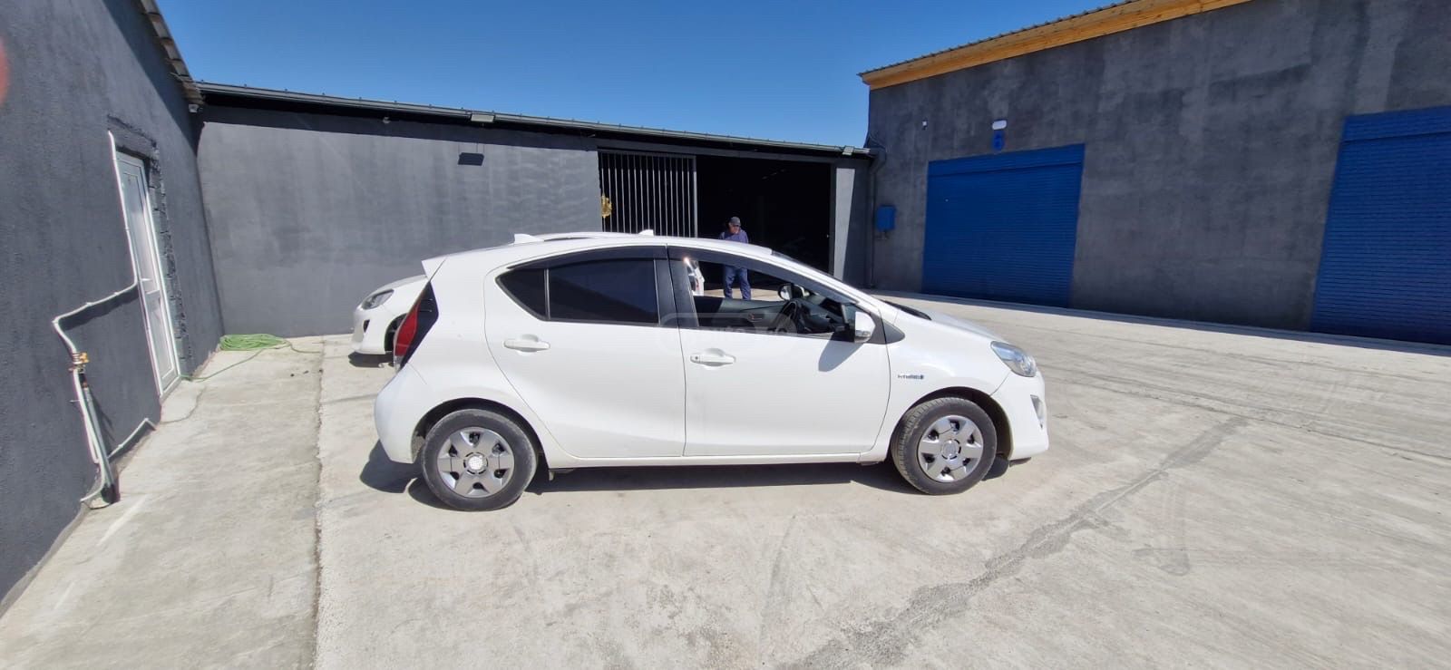 Toyota Aqua 2015 — photo 2