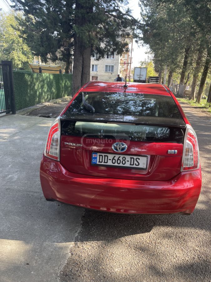 Toyota Prius 2013 — photo 2