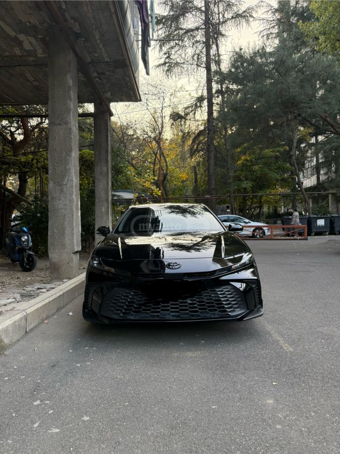 Toyota Camry 2024 — photo 2