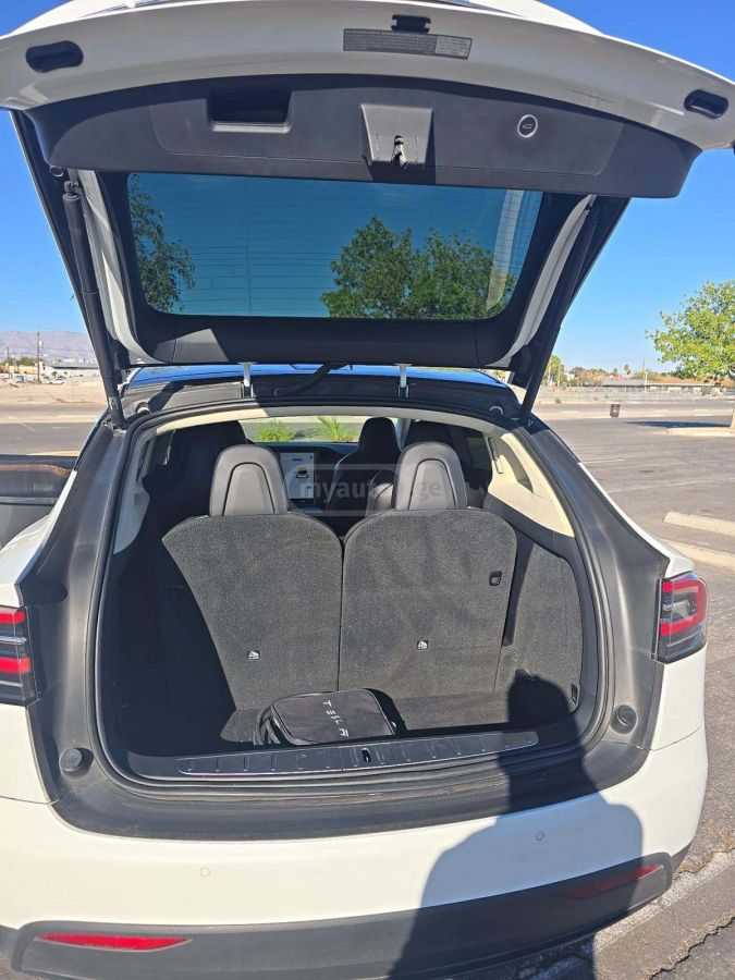 Tesla Model X 2018 — photo 2