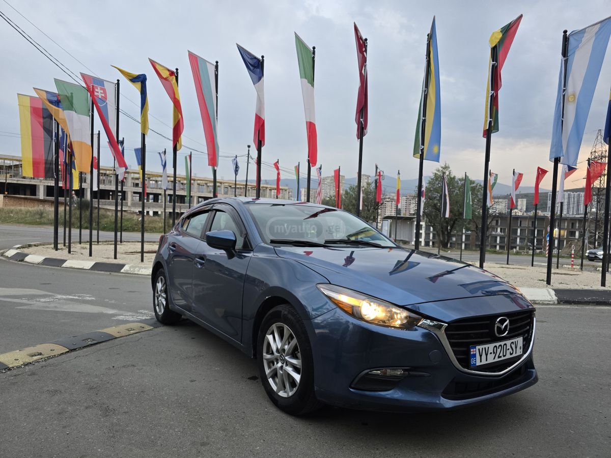 Mazda Mazda3 2018 — photo 2