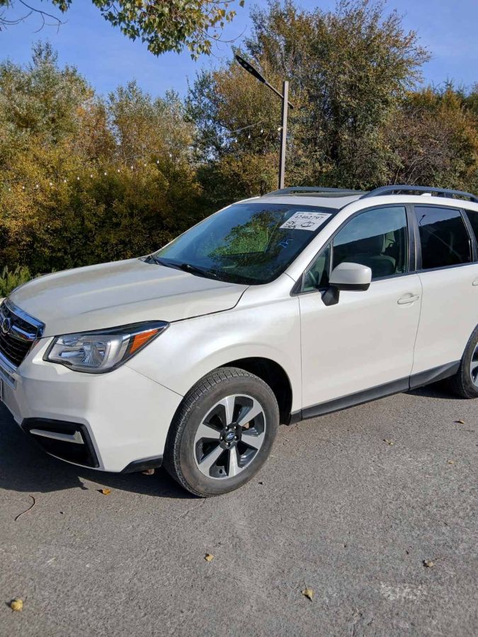 Subaru Forester 2018 — photo 2