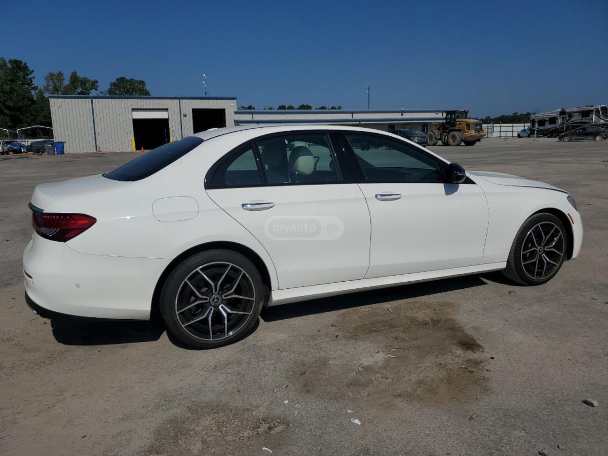 Mercedes-Benz E 350 2022 — photo 2