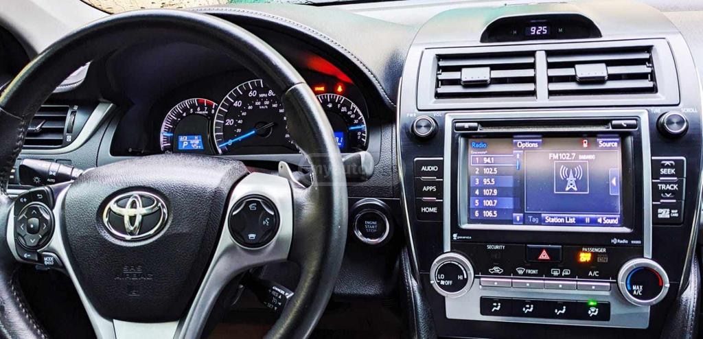 Toyota Camry 2014 — photo 2