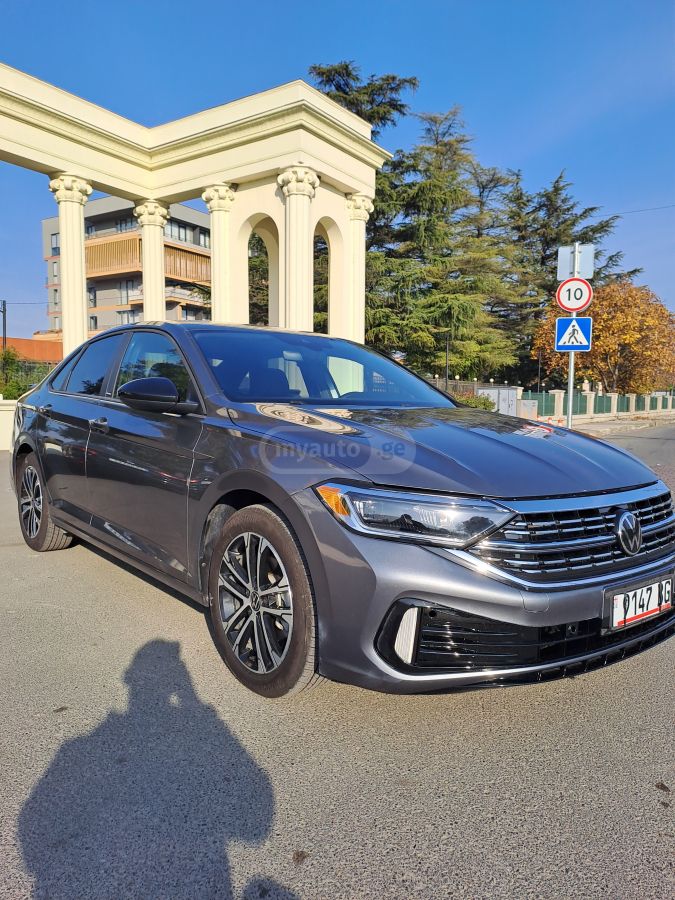 Volkswagen Jetta 2023 — photo 2