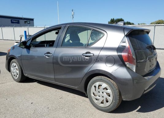 Toyota Prius C 2016 — photo 2