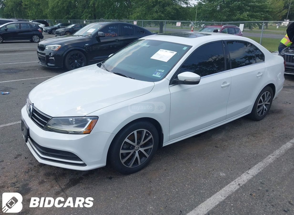 Volkswagen Jetta 2017 — photo 2