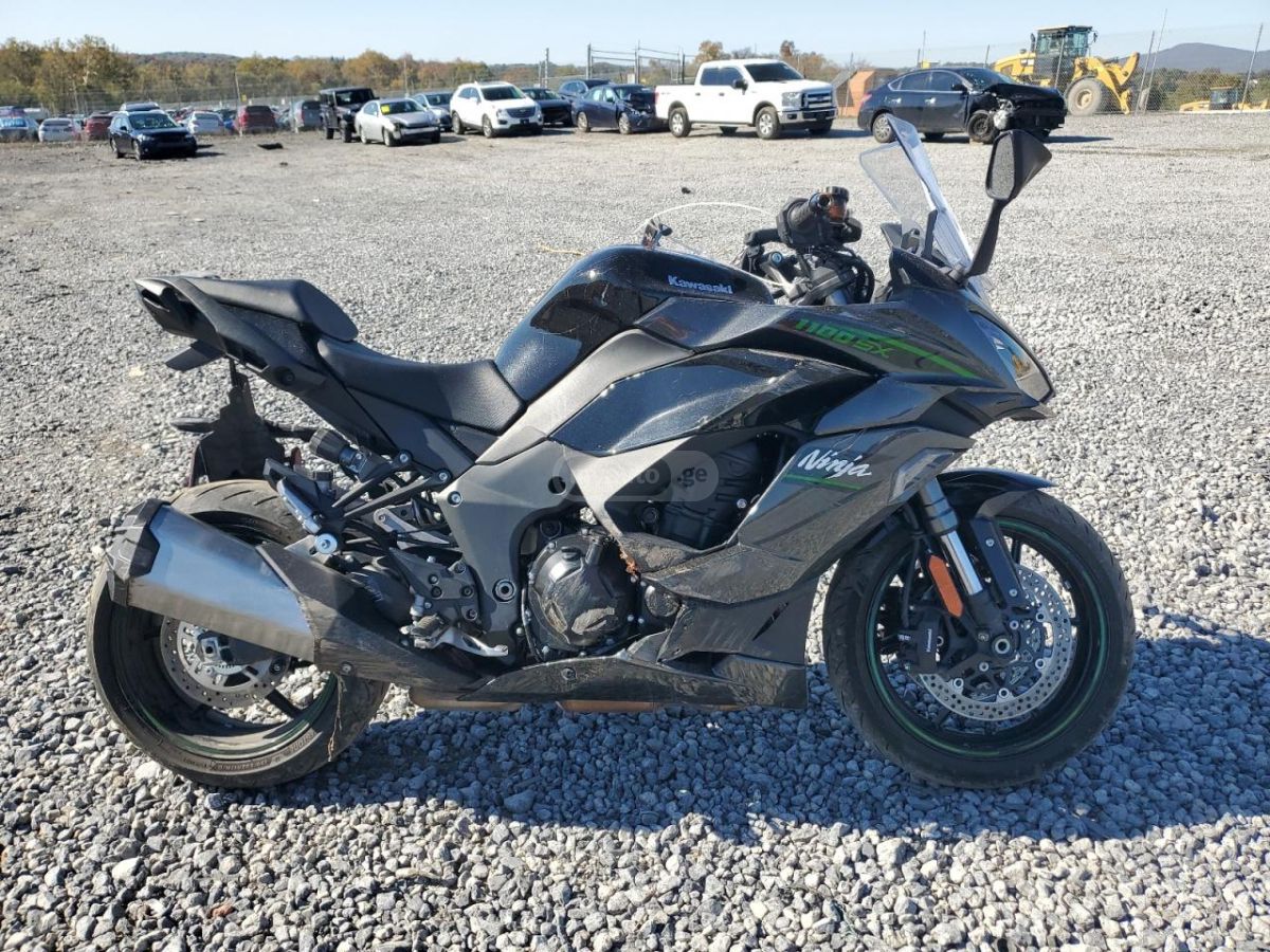 Kawasaki ZX-10 Ninja 2025 — photo 2