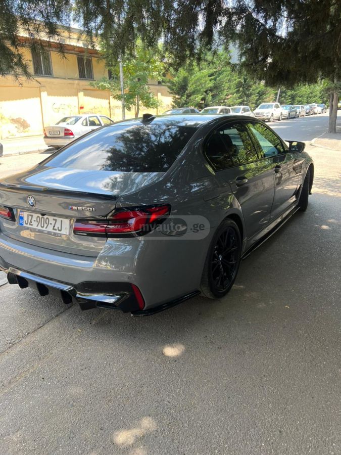 BMW 550 2022 — photo 2