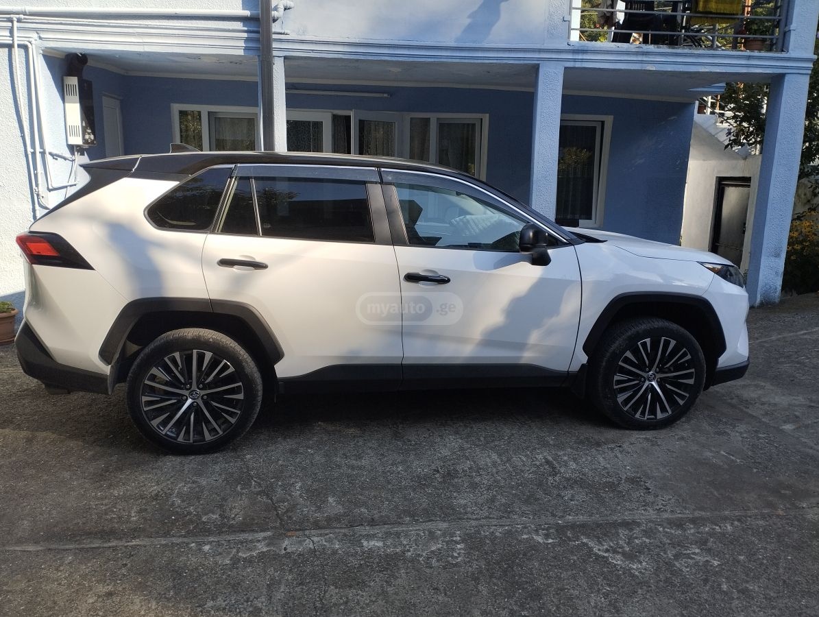 Toyota RAV 4 2022 — photo 2