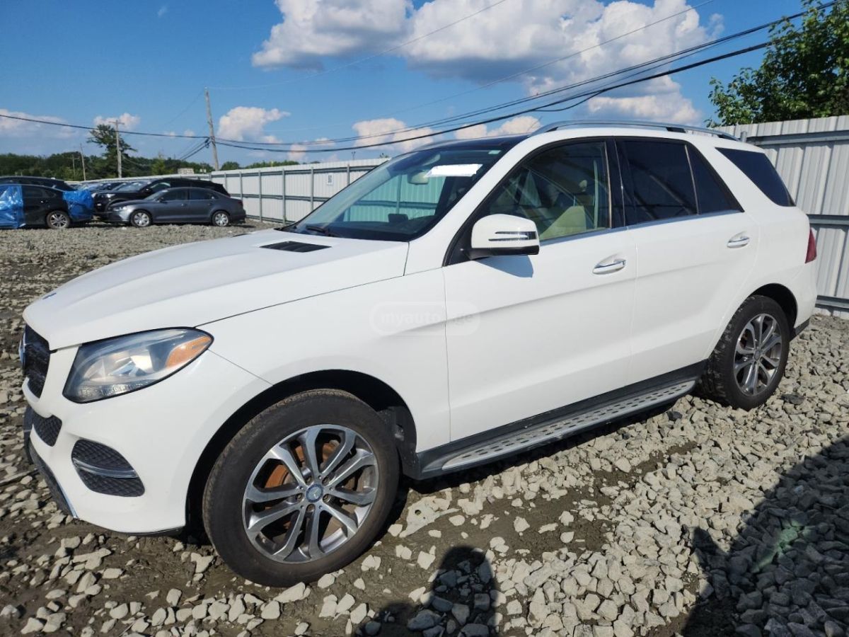 Mercedes-Benz GLE 350 2016 — photo 2