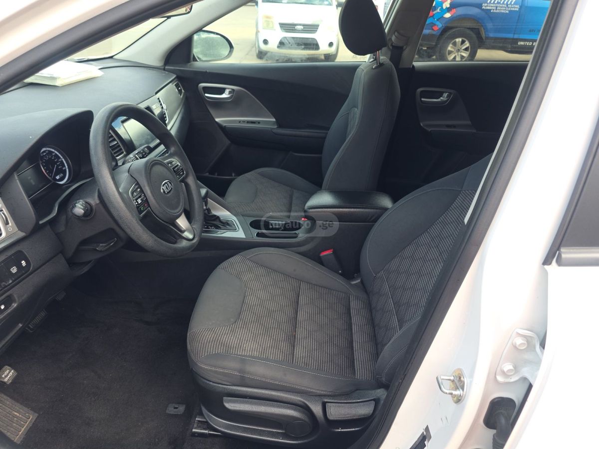 Kia Niro 2019 — photo 2