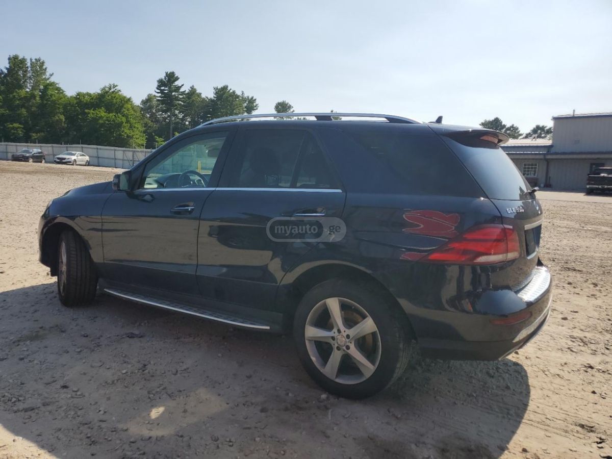 Mercedes-Benz GLE 350 2016 — photo 2