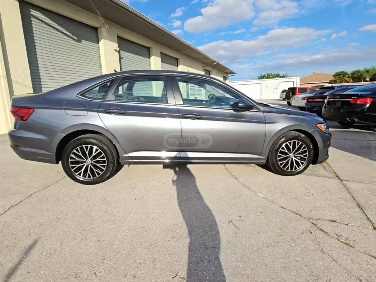 Volkswagen Jetta 2021 — photo 2