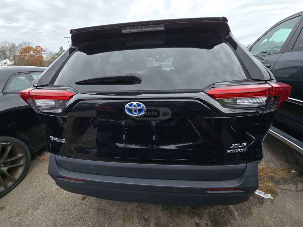 Toyota RAV4 2022 — photo 2