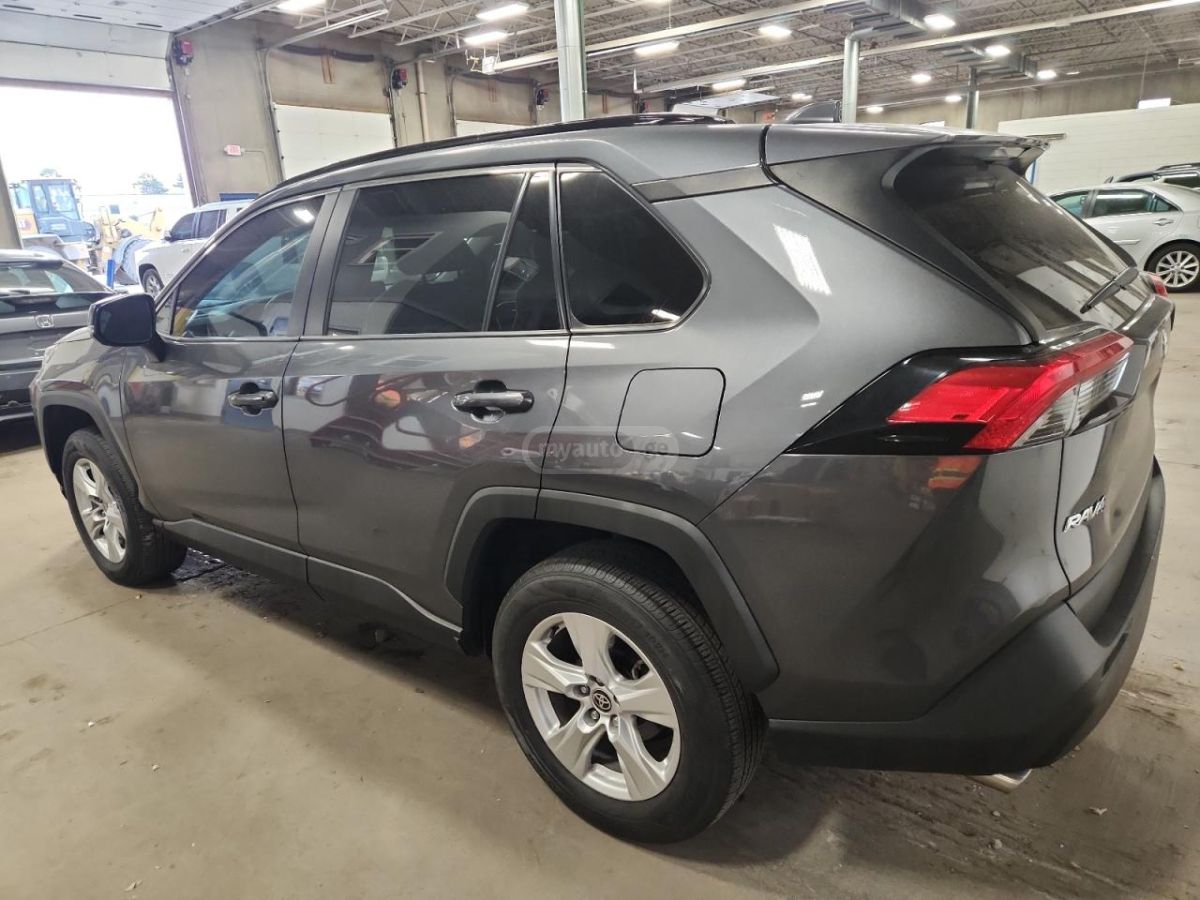 Toyota RAV4 2021 — photo 2