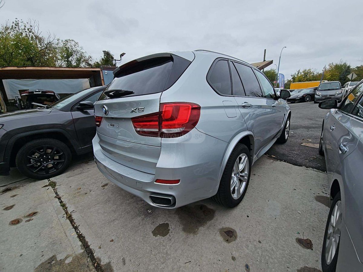 BMW X5 2017 — photo 2