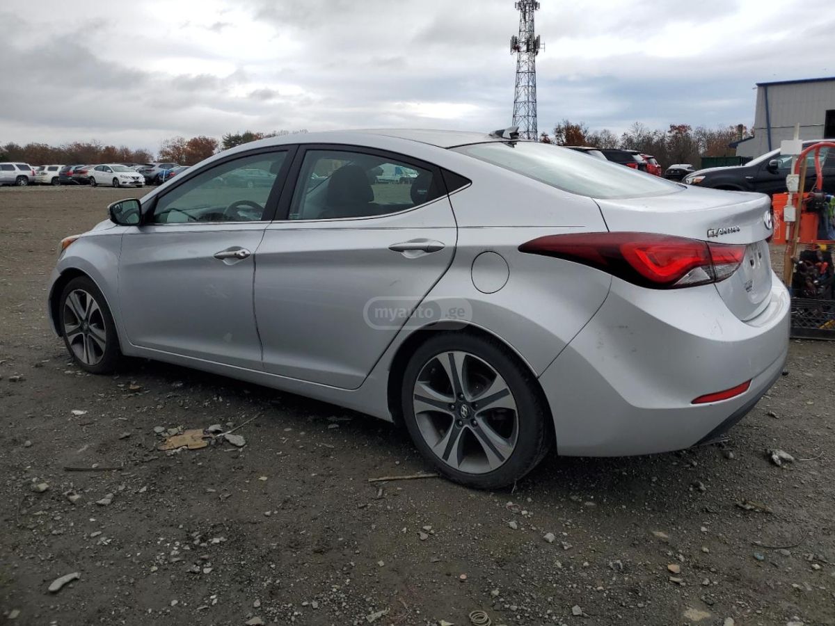 Hyundai Elantra 2015 — photo 2
