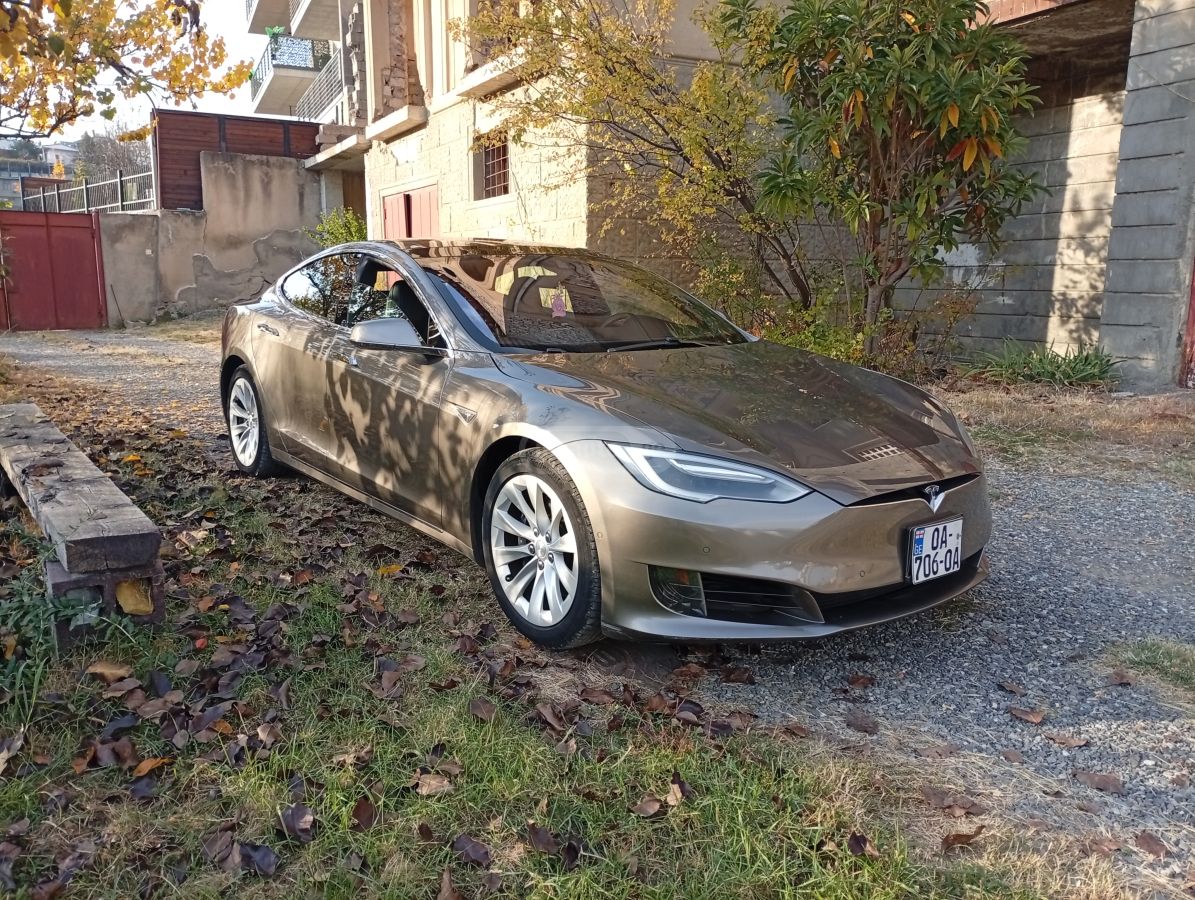 Tesla Model S
