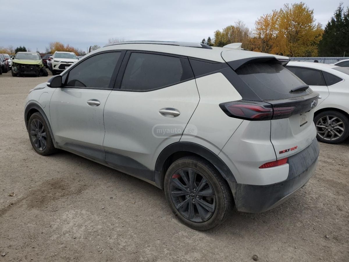Chevrolet Bolt EUV 2023 — photo 2