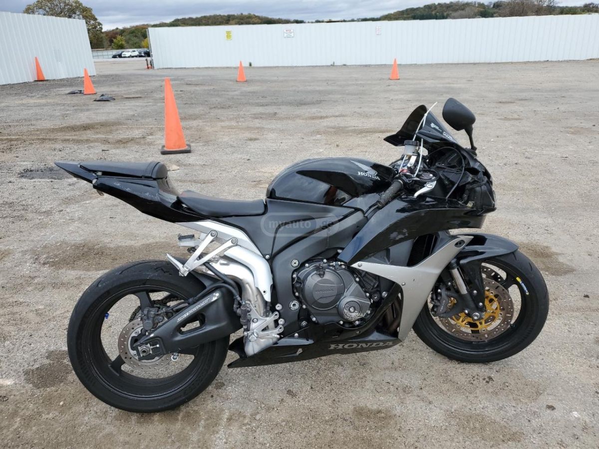Honda CBR 600 RR 2007 — photo 2