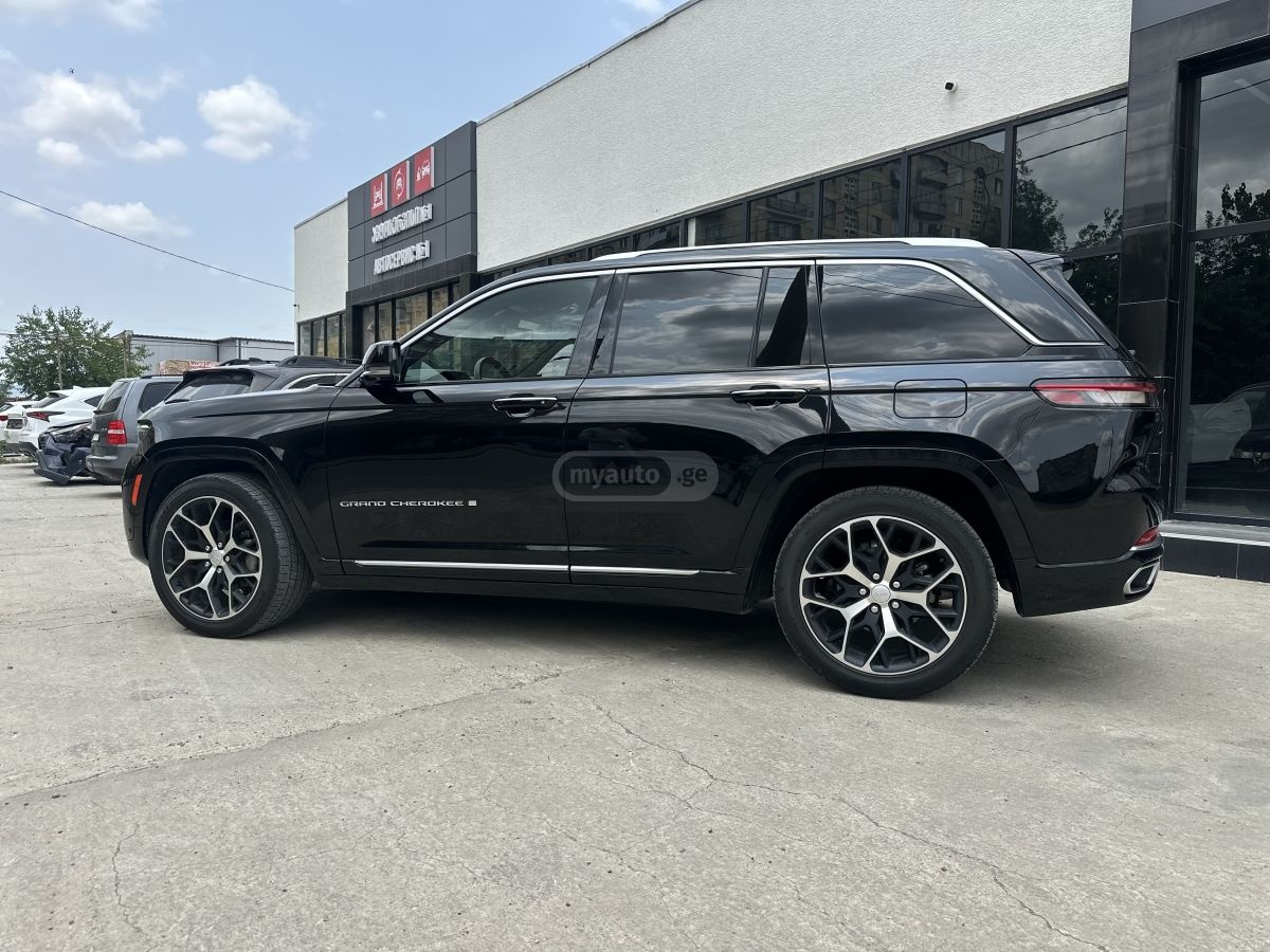 Jeep Grand Cherokee 2022 — photo 2