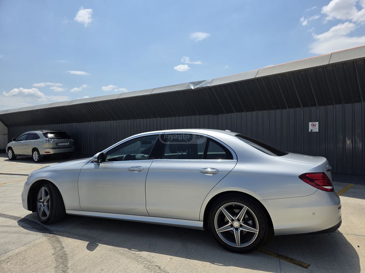Mercedes-Benz E 300 2017 — photo 2