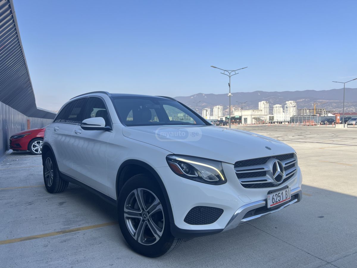 Mercedes-Benz GLC 300 2018 — photo 2