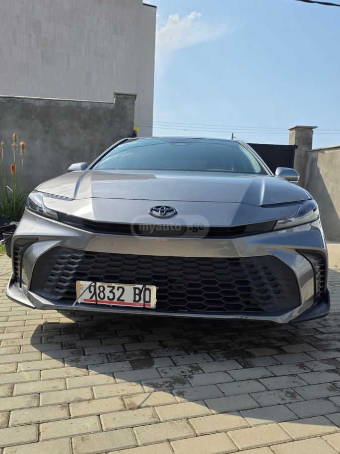 Toyota Camry 2024 — photo 2