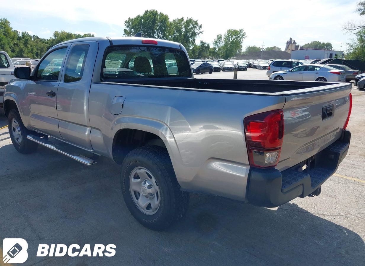 Toyota Tacoma 2018 — photo 2