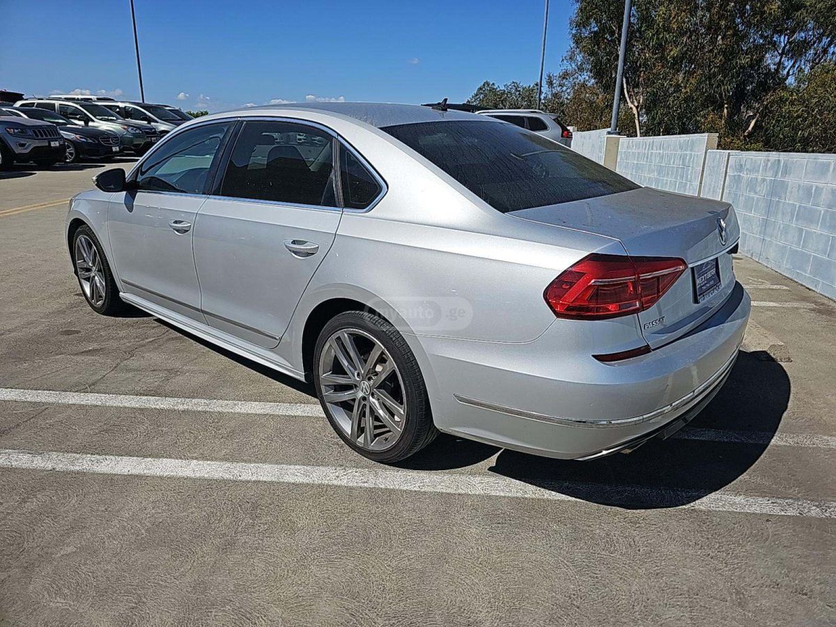 Volkswagen Passat 2016 — photo 2