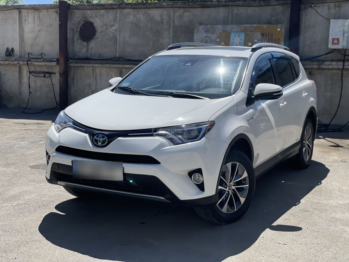 Toyota RAV 4 2018 — photo 2