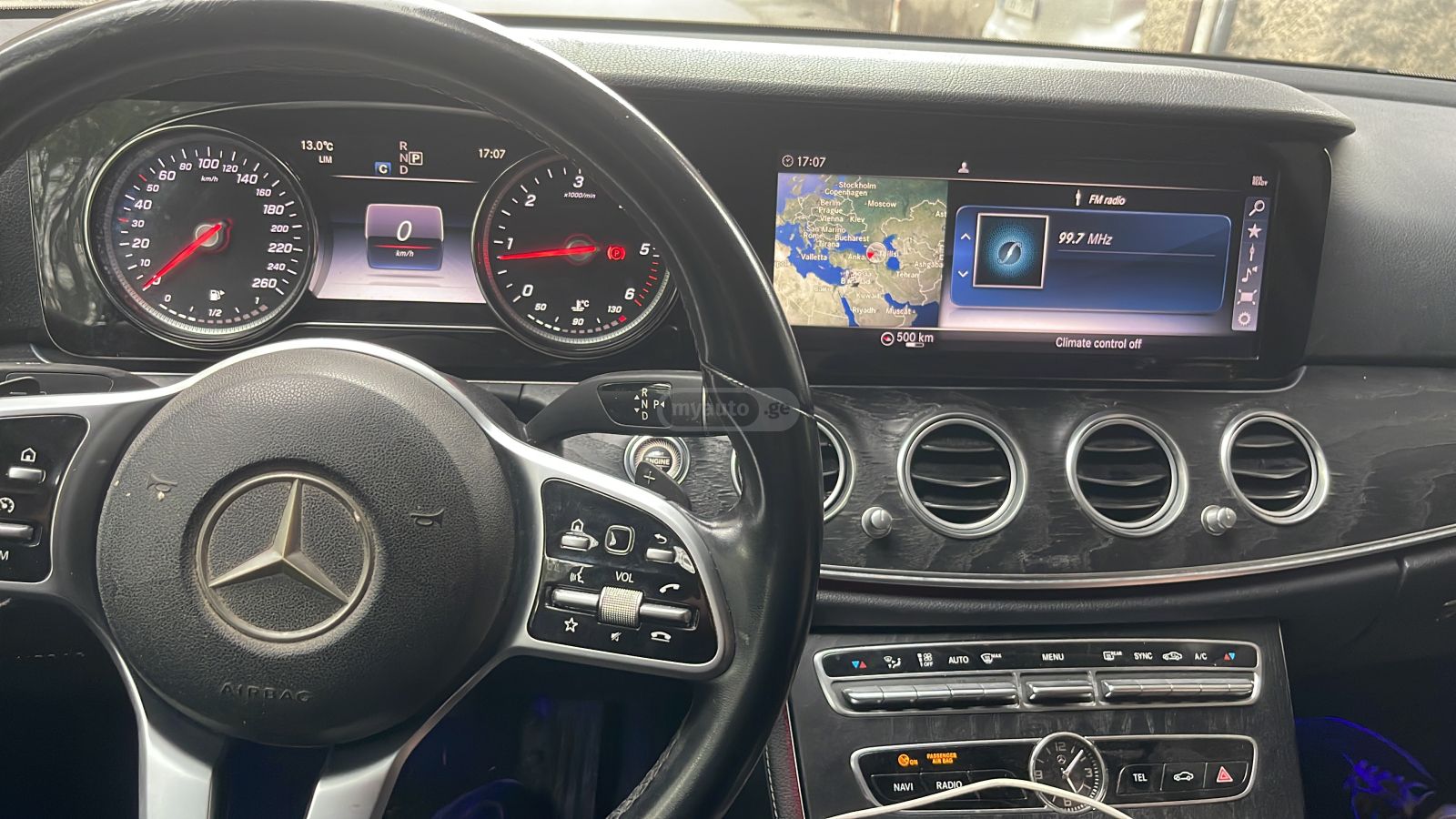 Mercedes-Benz E 200 2019 — photo 2