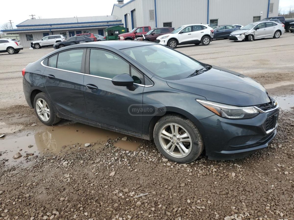 Chevrolet Cruze 2017 — photo 2